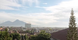 Blick Richtung Norden mit Merapi (vorne) und Merbabu (hinten)