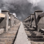 Die Treppen zum Kraterrand